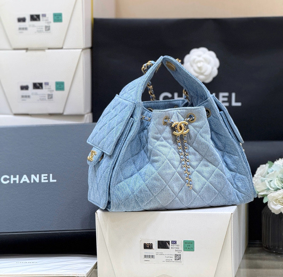 CC 25 HANDBAG IN BLUE 30 DENIM GOLD HARDWARE