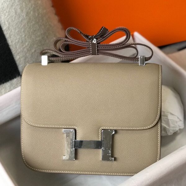HERM Grey Constance MM 24cm Epsom Leather Bag