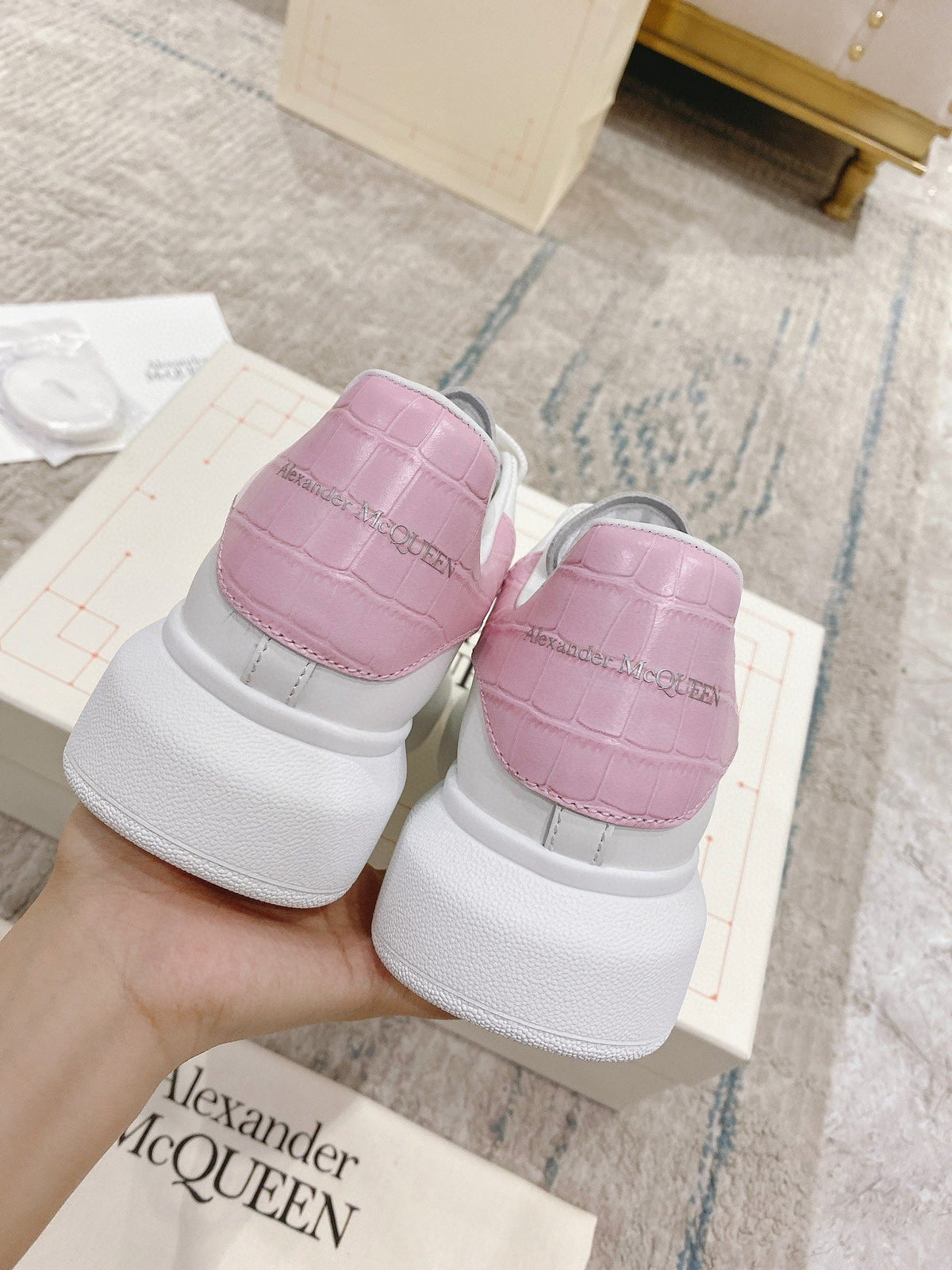 Sneakers & Shoes