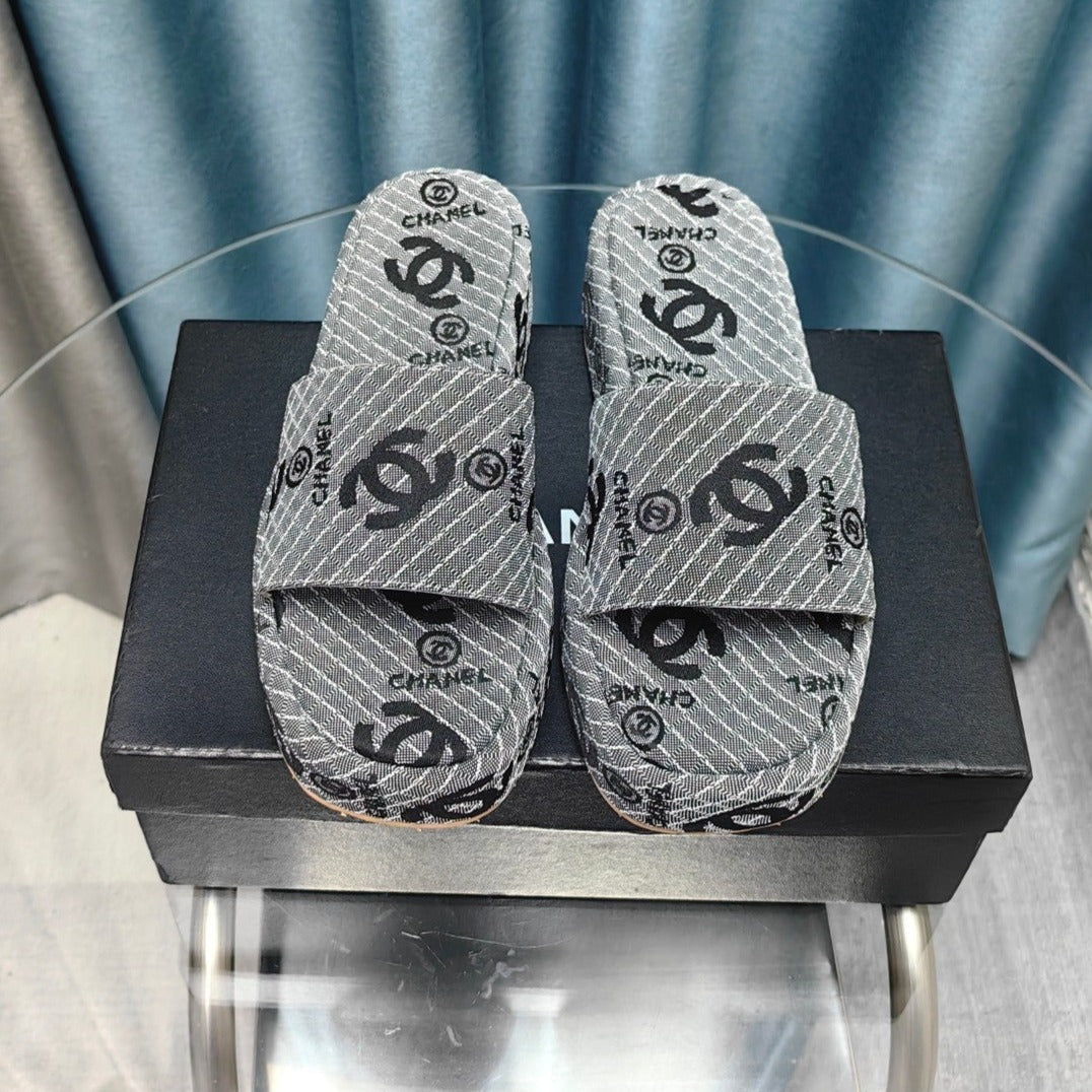 THICK-SOLE SLIPPERS GREY SATIN