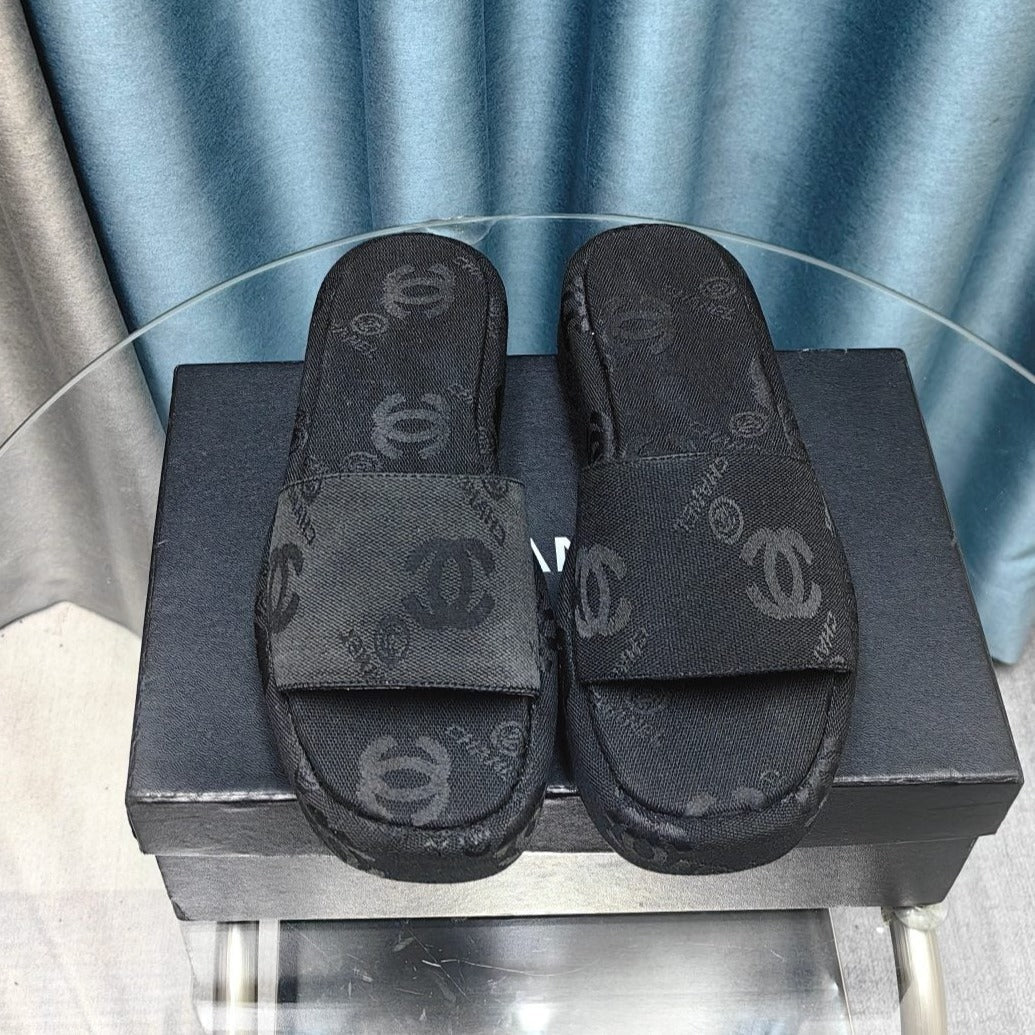 THICK-SOLE SLIPPERS BLACK SATIN