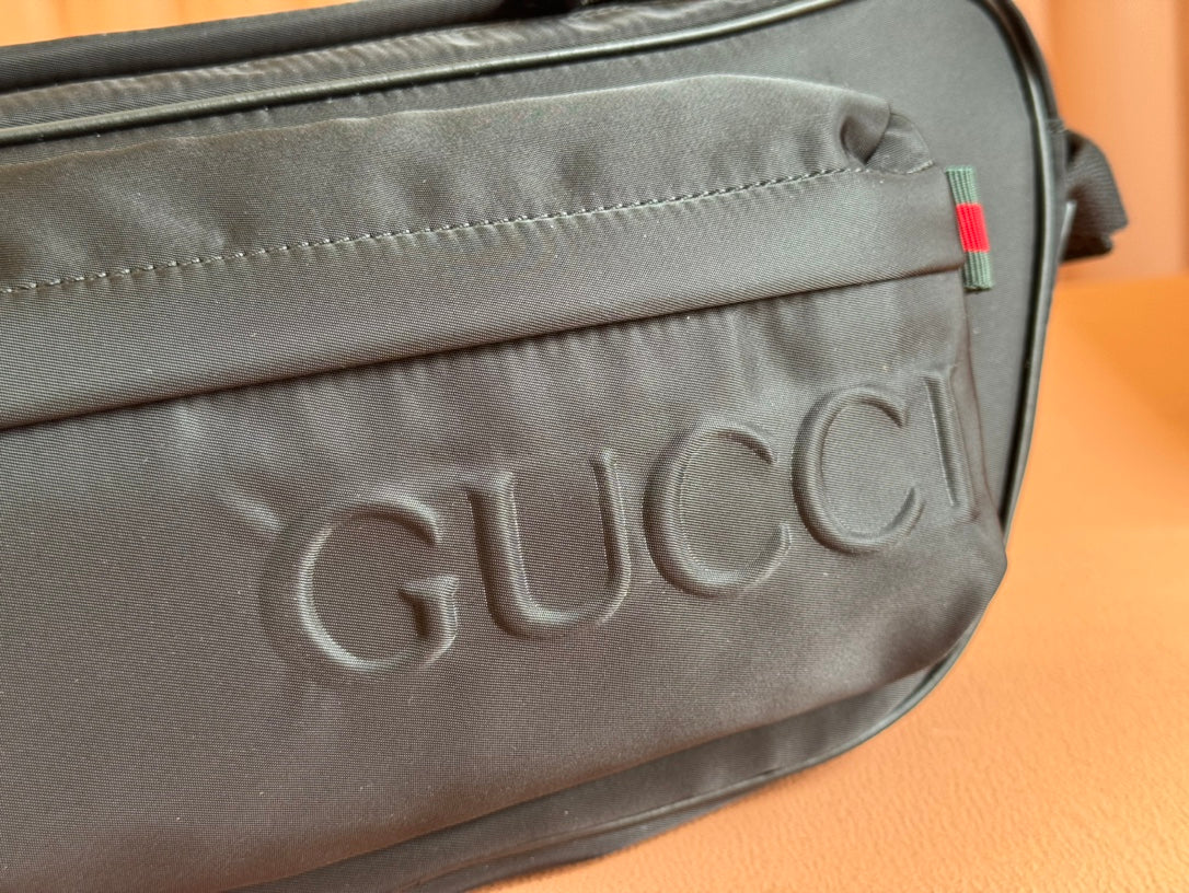 LARGE BELT BAG 34 IN BLACK CANVAS GREEN AND RED WEB DETAIL
