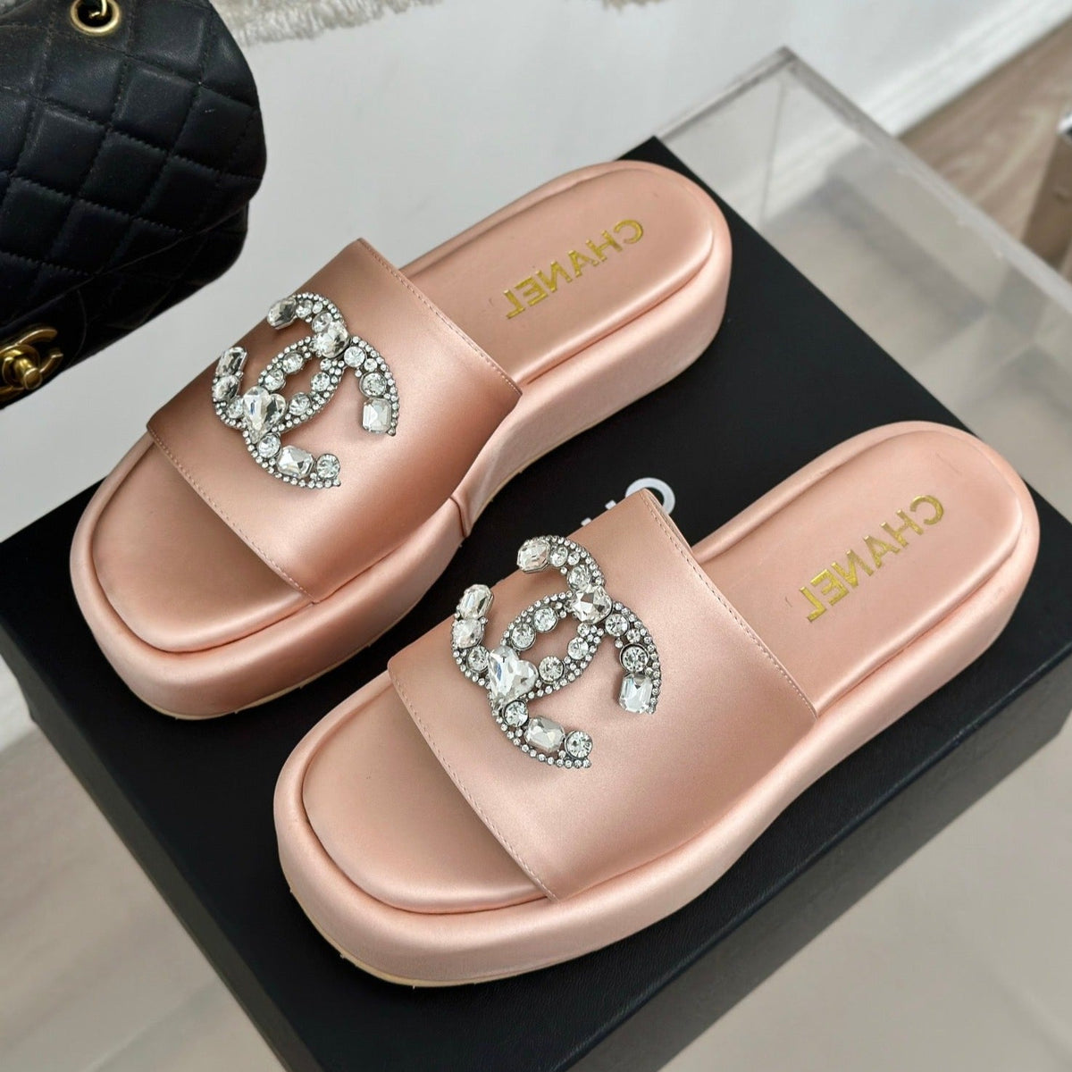 SLIPPERS THICK SOLE IN LIGHT PINK SATIN