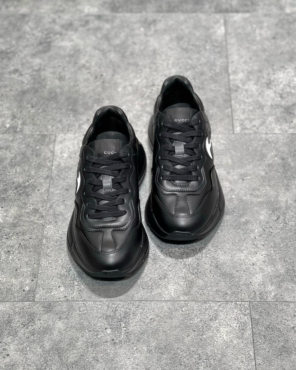 GUC Sneakers