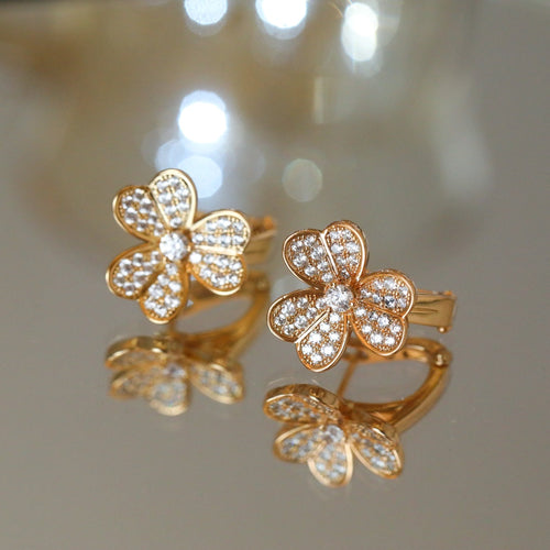 FRIVOLE FLOWER DIAMOND EARRINGS