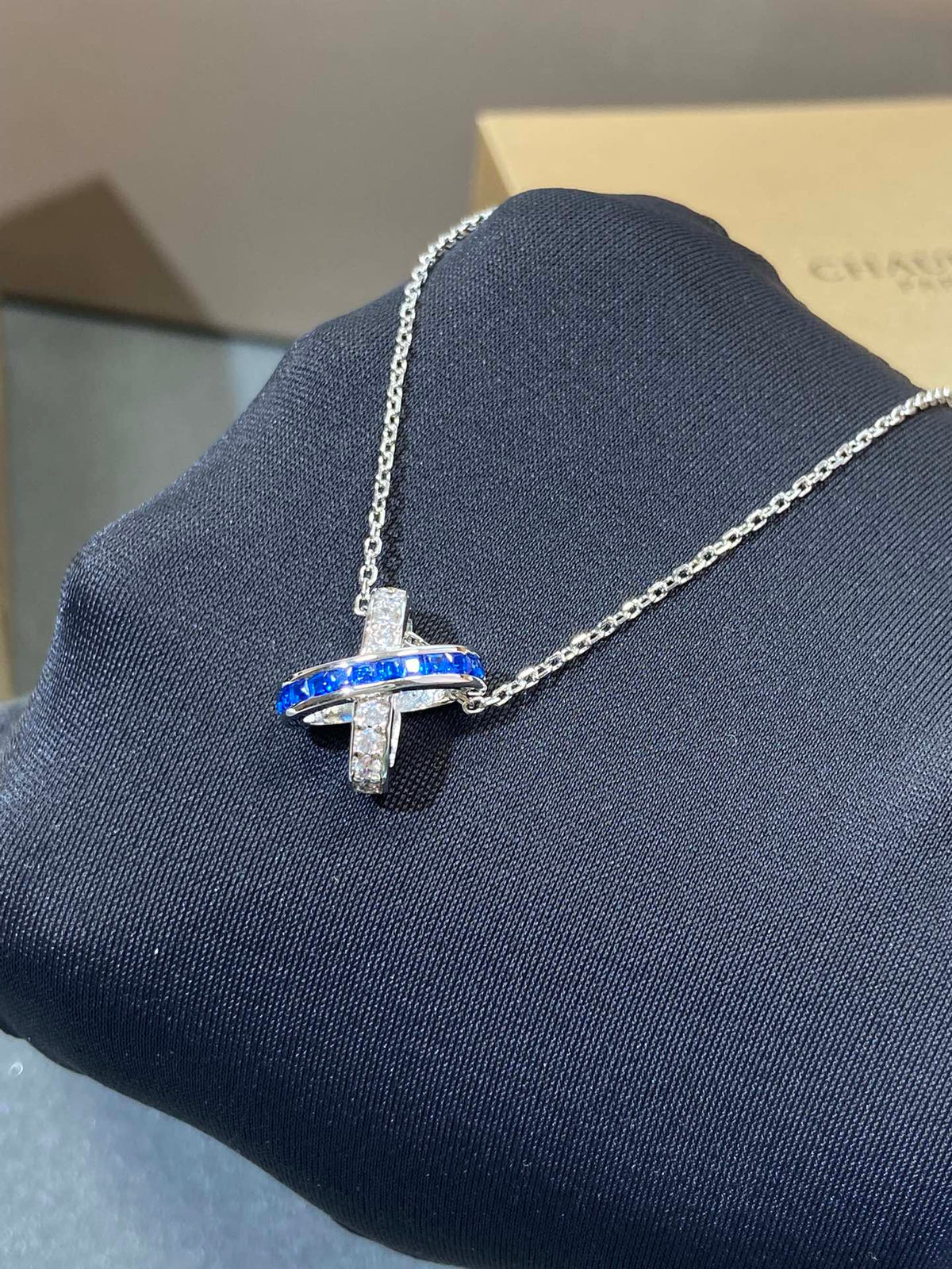 LIENS DIAMOND SILVER NECKLACE