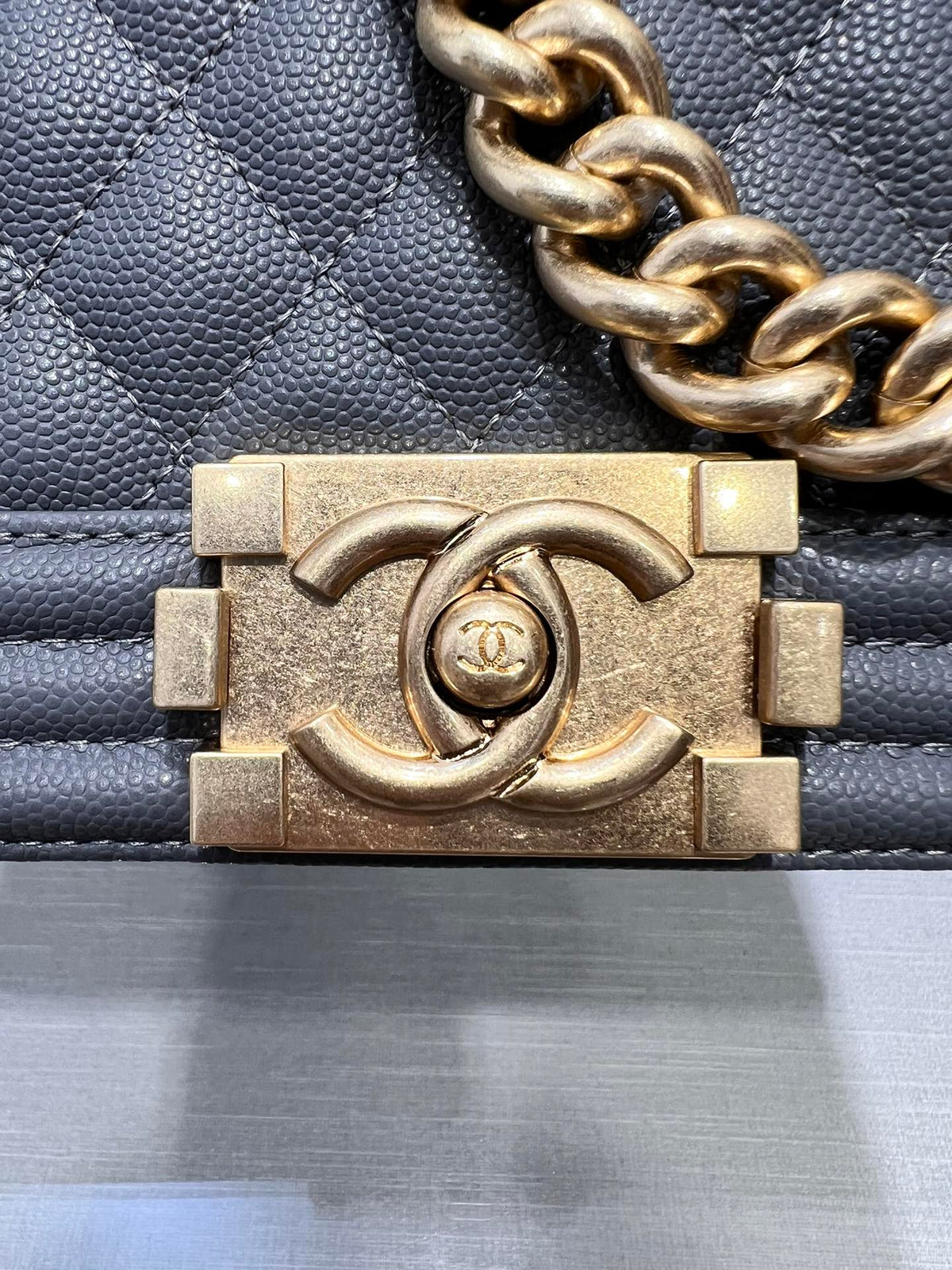 BOY BAG MEDIUM 25 DARK GREY CAVIAR GOLD HARDWARE