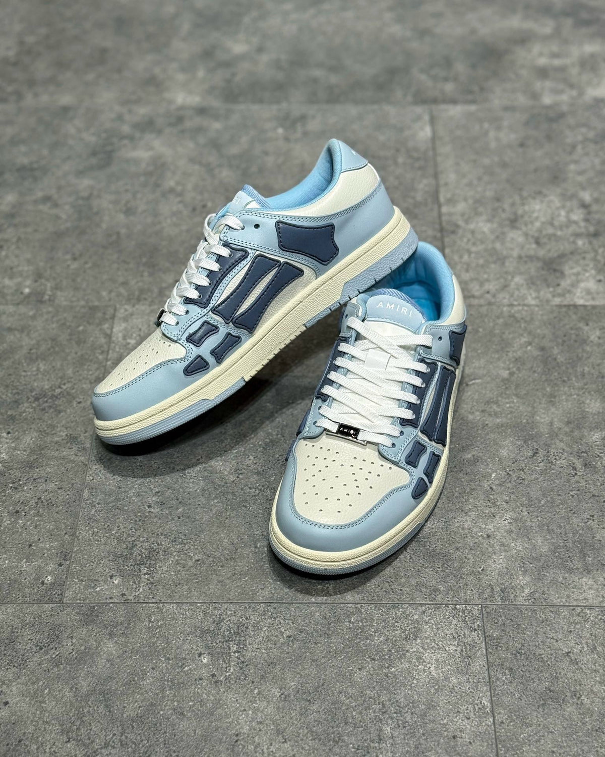 AMR Sneakers