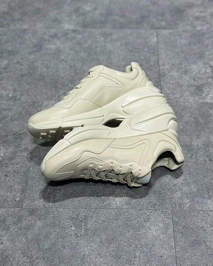 GUC Sneakers