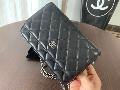 CC MINI 19 CLASSIC WALLET WITH STRAP IN BLACK LAMBSKIN WITH SILVER HARDWARE