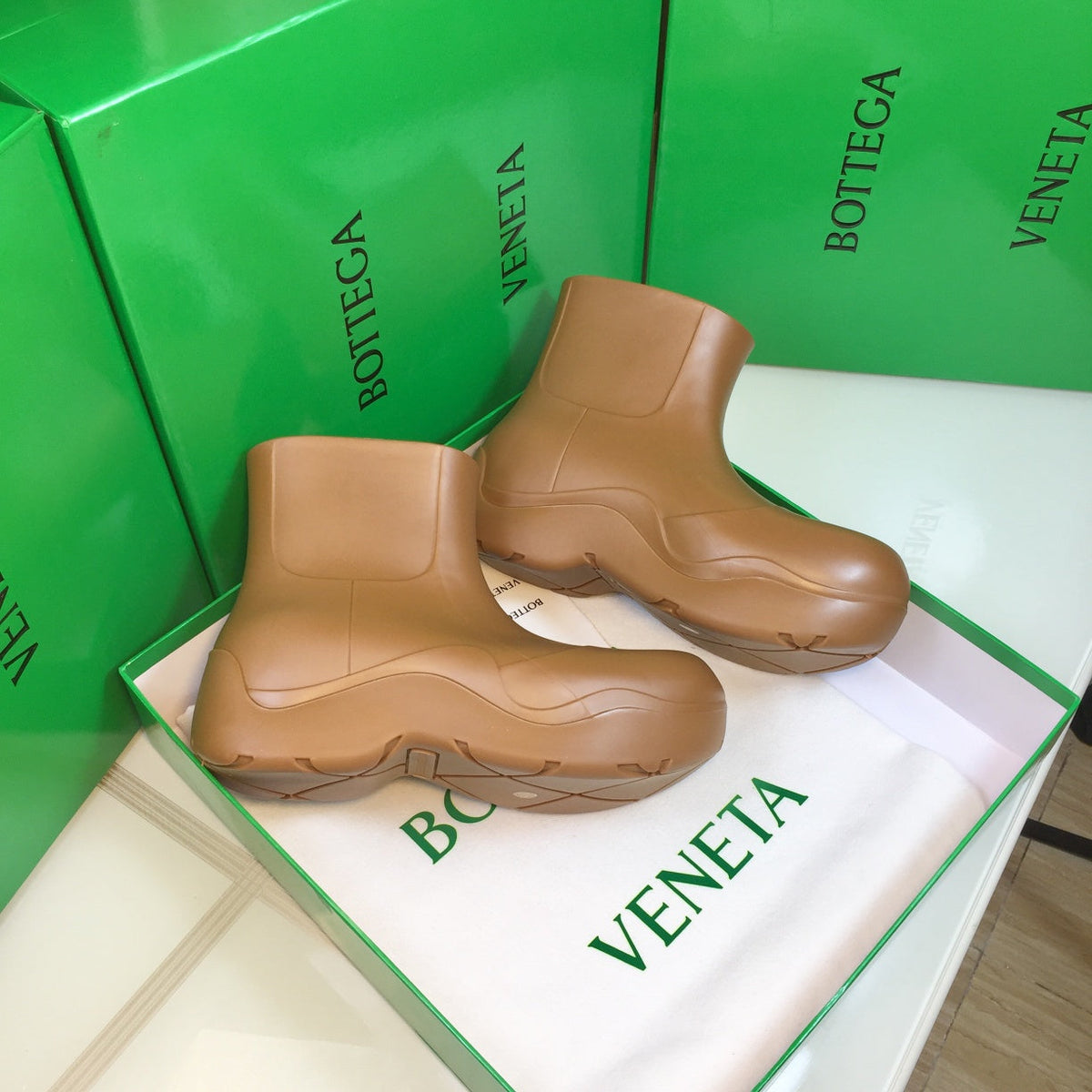 PUDDLE ANKLE BOOT IN CAMEL BEIGE RUBBER