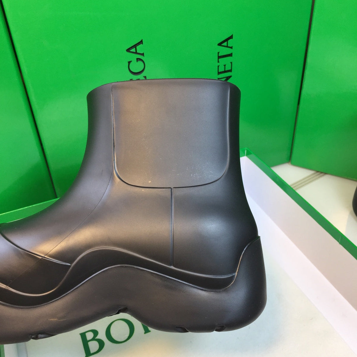 PUDDLE ANKLE BOOT IN BLACK RUBBER