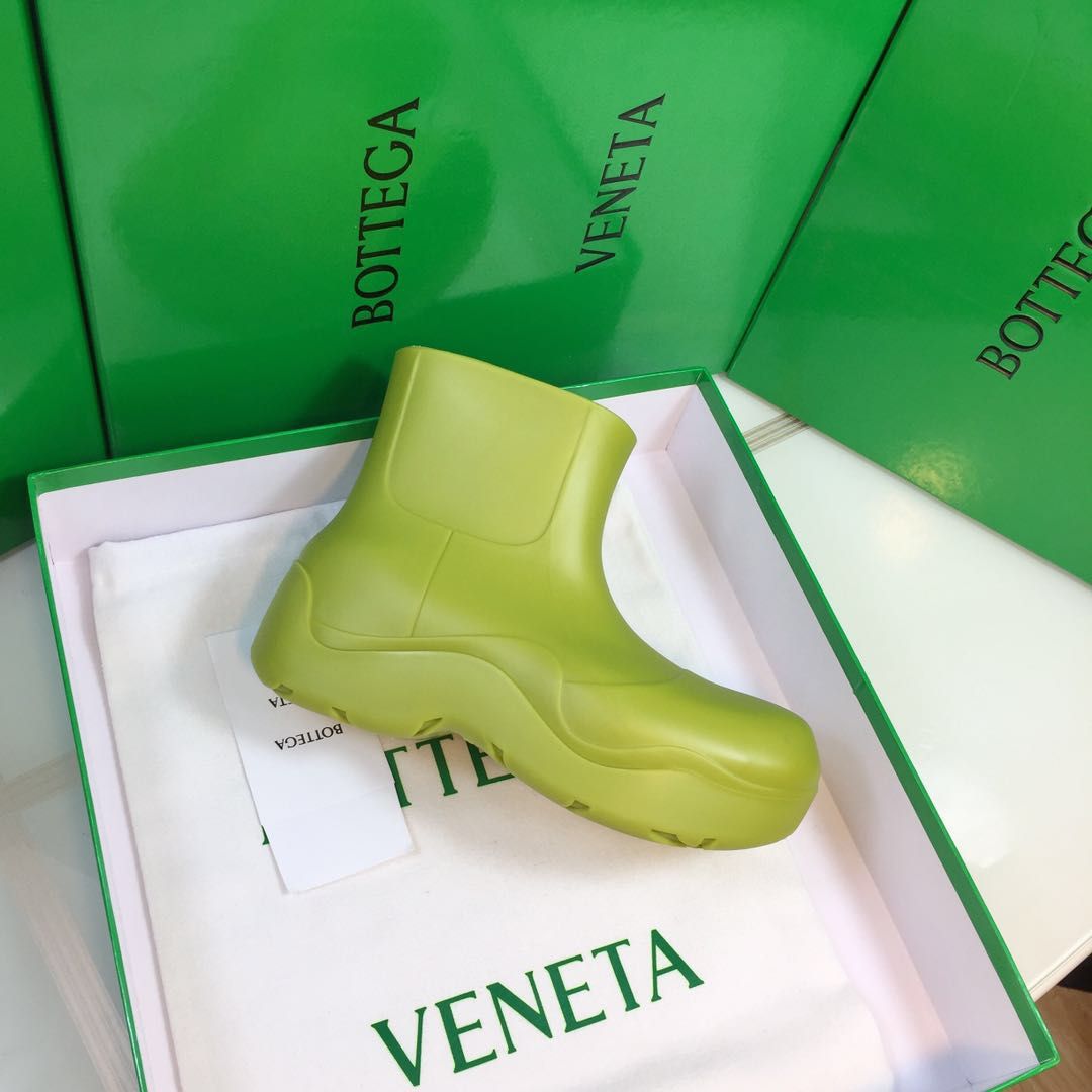 PUDDLE ANKLE BOOT IN OLIVE GREEN RUBBER