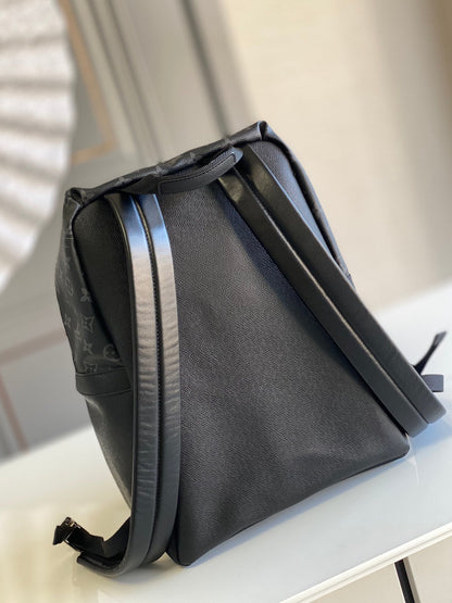 DISCOVERY BACKPACK 40 IN BLACK MONOGRAM CANVAS