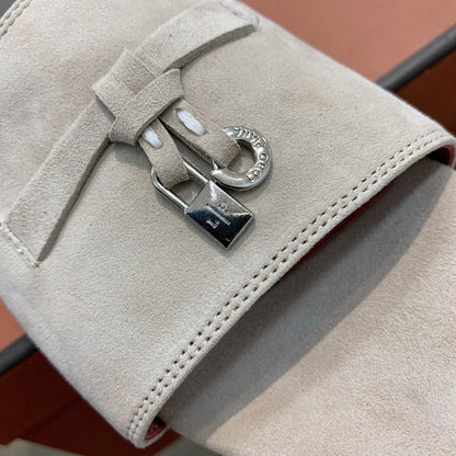 Summer Charms Sandals in Pale Gray Suede Pink Lambskin