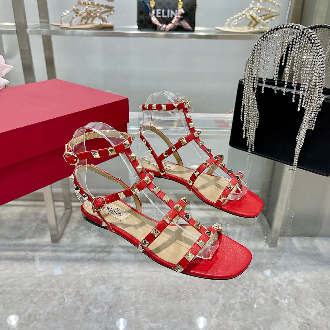ROCKSTUD SANDAL WITH STRAPS IN CHERRY RED CALFSKIN