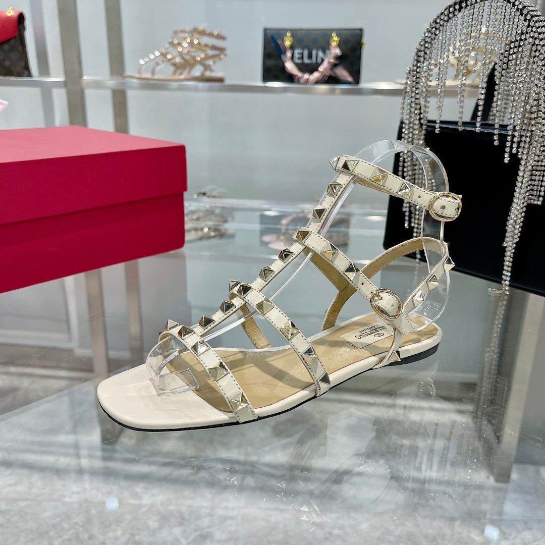 ROCKSTUD SANDAL WITH STRAPS IN WHITE CALFSKIN
