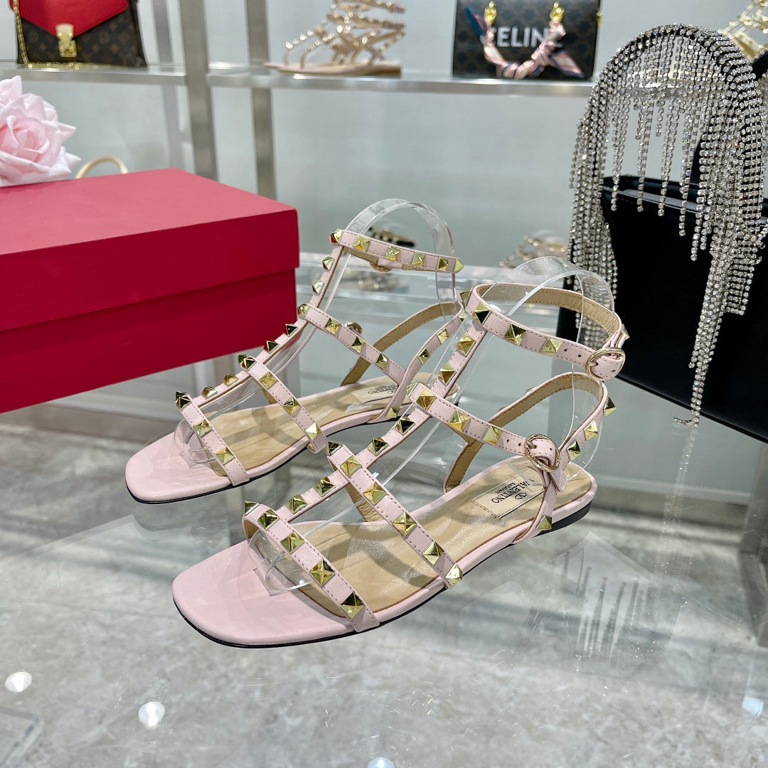 ROCKSTUD SANDAL WITH STRAPS IN BLUSH PINK CALFSKIN