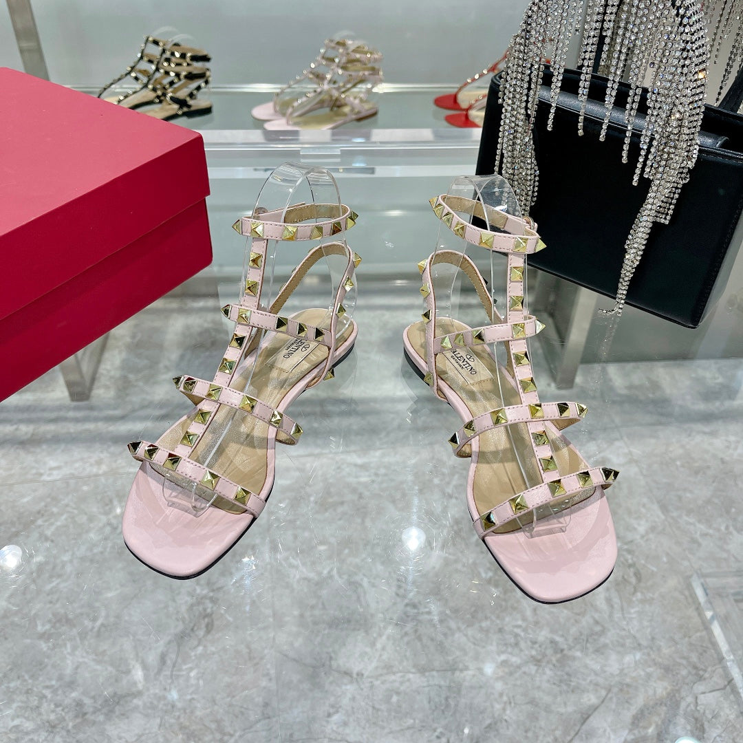 ROCKSTUD SANDAL WITH STRAPS IN BLUSH PINK CALFSKIN