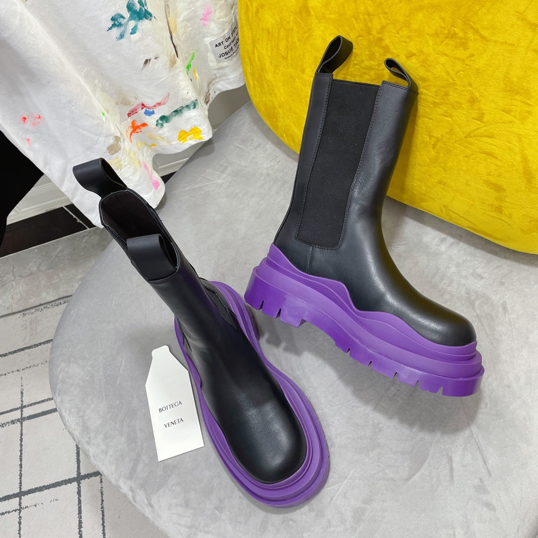 TIRE CHELSEA BOOT IN BLACK MIX ROYAL PURPLE CALFSKIN