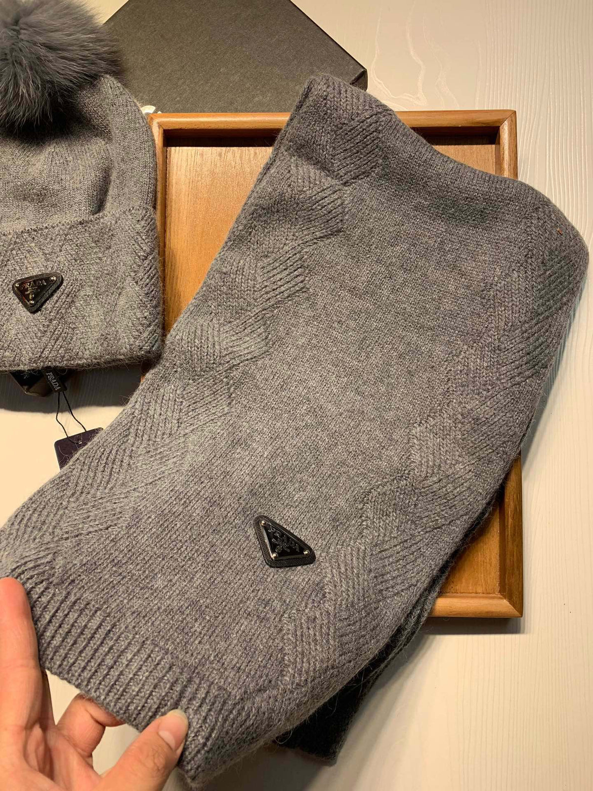 SET SCARF AND HAT IN DOVE GRAY WOOL AND RABBIT FUR 416366