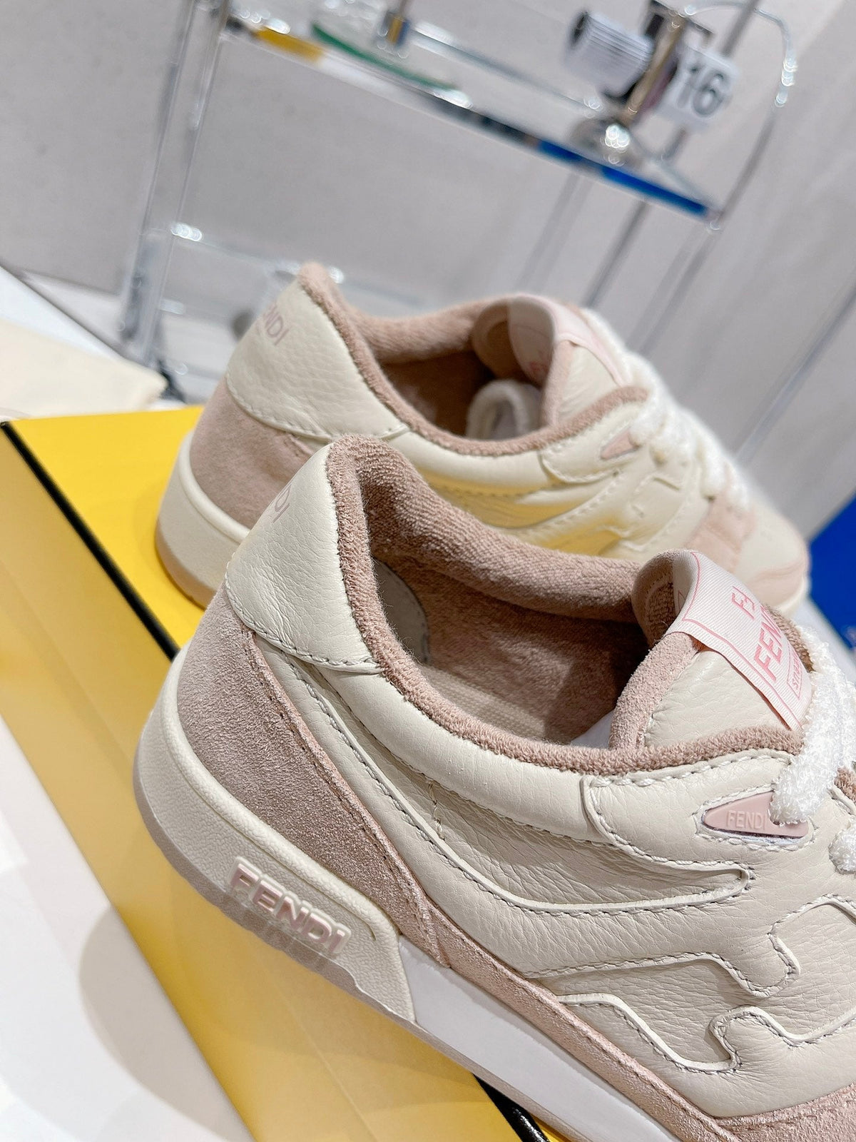 FENDI CASUAL SNEAKER IN WHITE CALFSKIN AND LIGHT PINK SUEDE