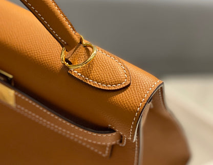 KELLY 28CM IN GOLD EPSOM CALFSKIN GOLD HARDWARE