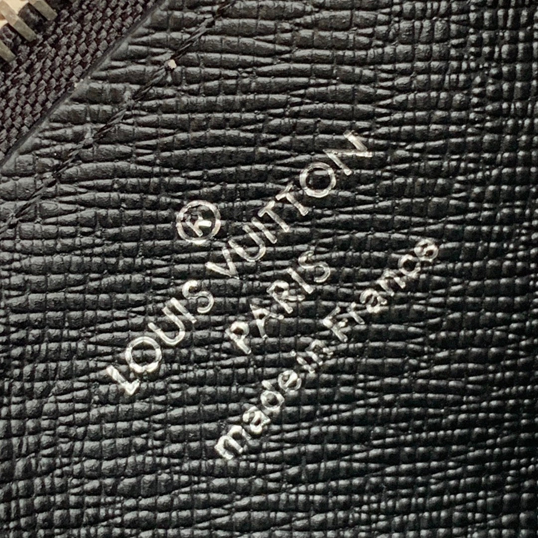 ANPHA WEARABLE WALLET 18 IN BLACK MONOGRAM ECLIPSE REVERSE CALFSKIN