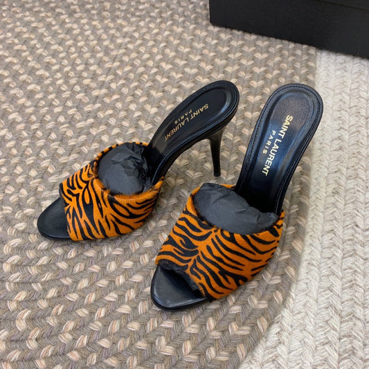 LA 16 HEELED MULES IN TIGER PATTERN RABBIT FUR