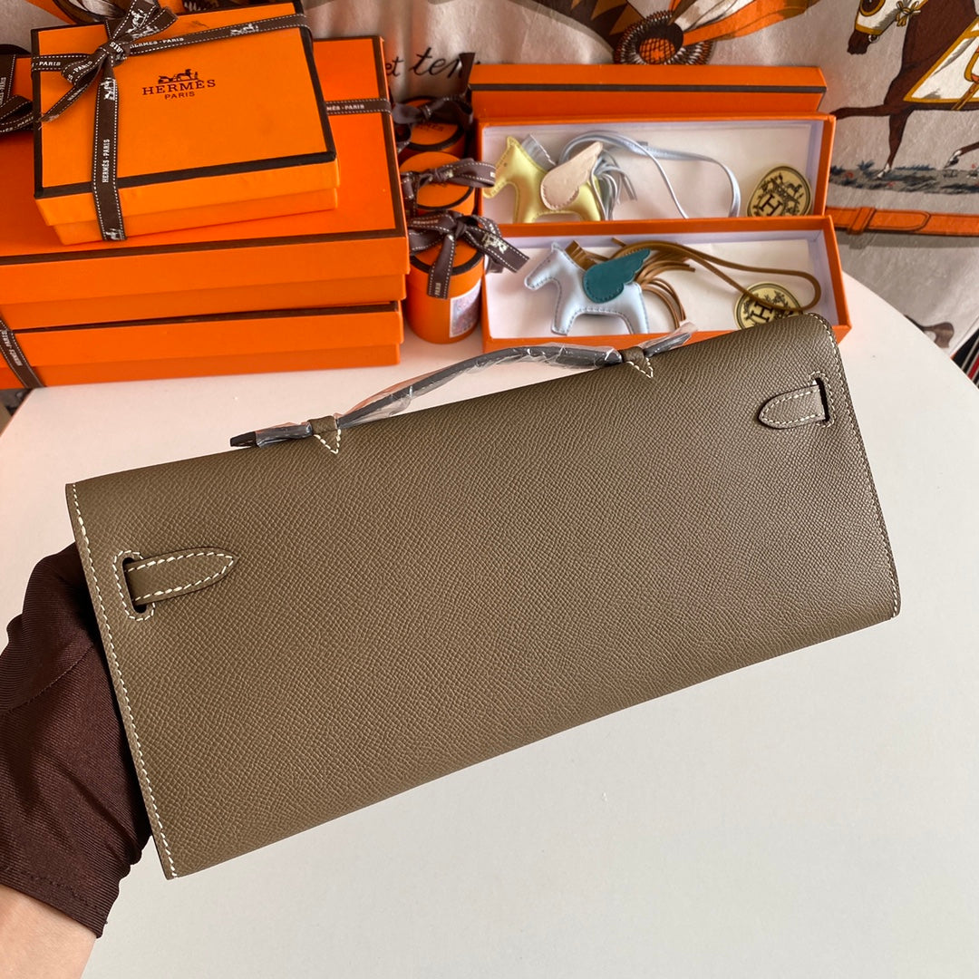 KELLY CUT 31 IN MOCHA BROWN CALFSKIN WITH GOLD HARDWARE