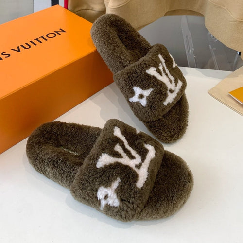 LV WOMEN'S PASEO FLAT SLIPPER IN OLIVE GREEN FLEECE WITH WHITE LOGO