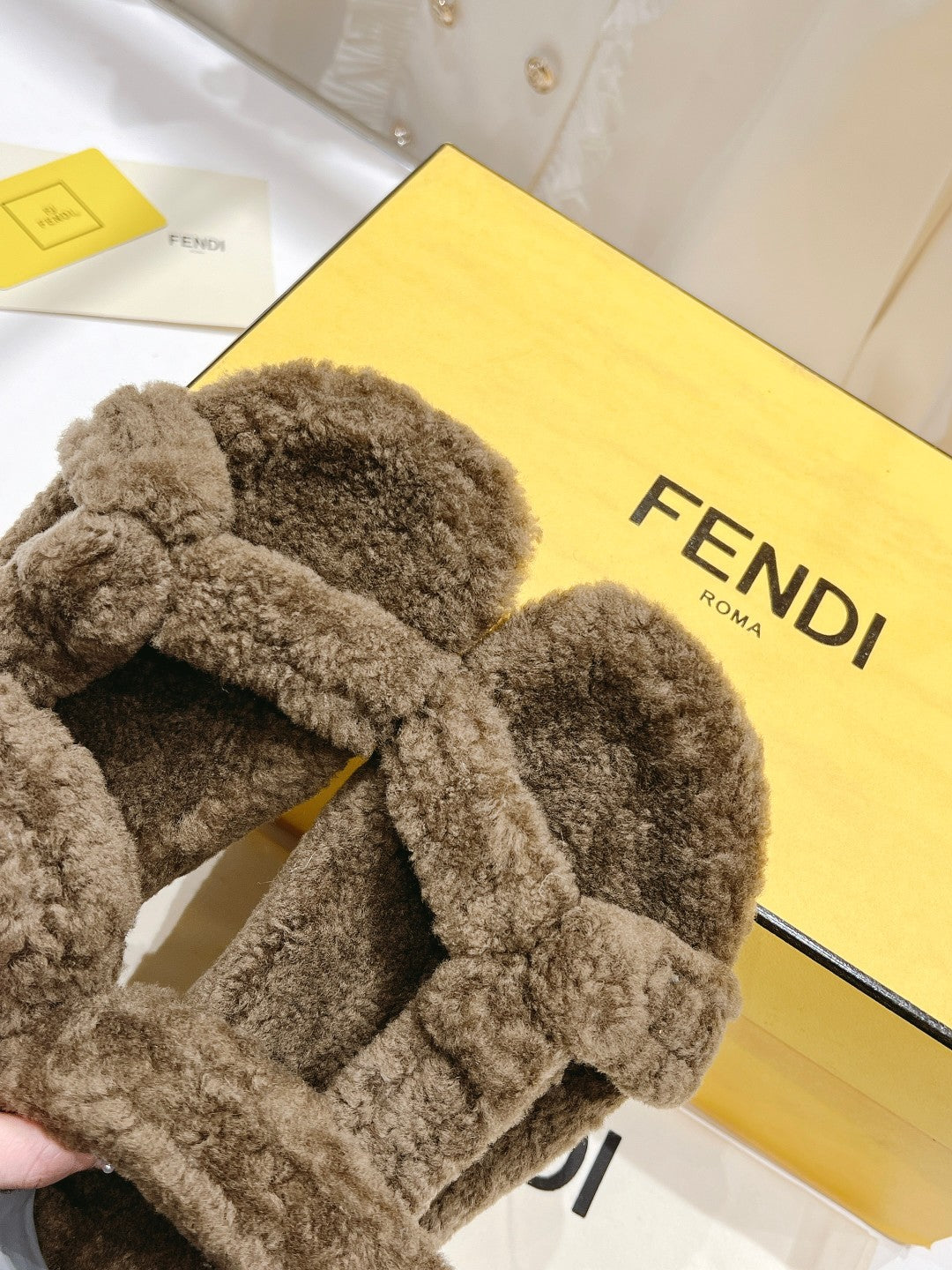 FENDI DAD SANDAL IN MOCHA BROWN FLEECE