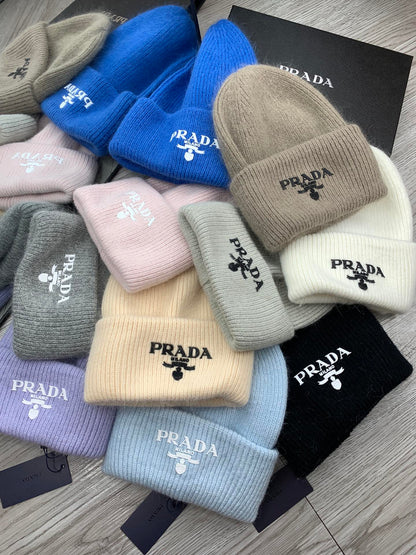 BEANIE HAT IN BLACK WOOL 108753