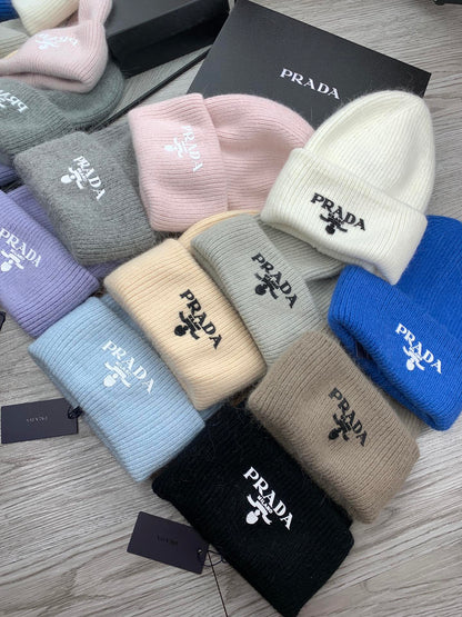 BEANIE HAT IN SOLF PINK WOOL 108751