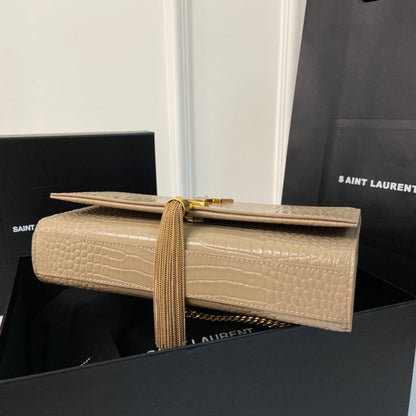 KATE TASSEL 24 CROCODILE PATTERN CALFSKIN BEIGE CREAM WITH GOLD LOGO