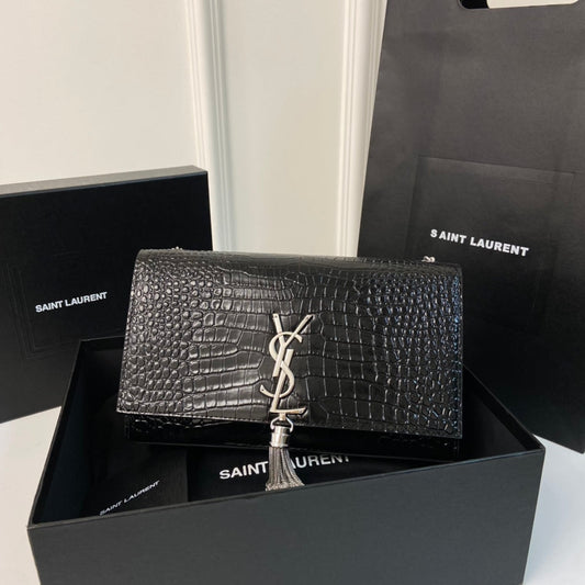 KATE TASSEL 24 CROCODILE PATTERN CALFSKIN BLACK WITH SILVER LOGO