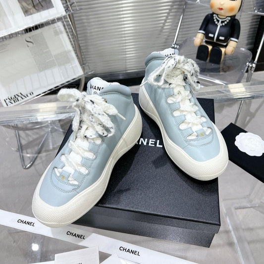 CC CANO ALTO SNEAKER IN BLUE POWDER CALFSKIN AND WHITE RUBBER