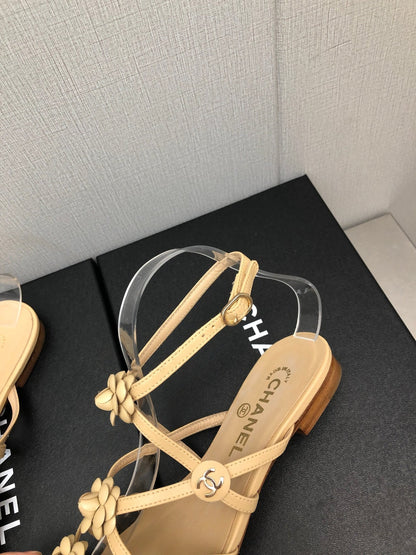 FLORAL FLAT SANDAL IN SAND YELLOW LAMBSKIN