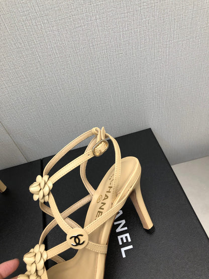 FLORAL HIGH HEEL SANDAL IN SAND YELLOW LAMBSKIN