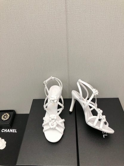FLORAL HIGH HEEL SANDAL IN WHITE LAMBSKIN