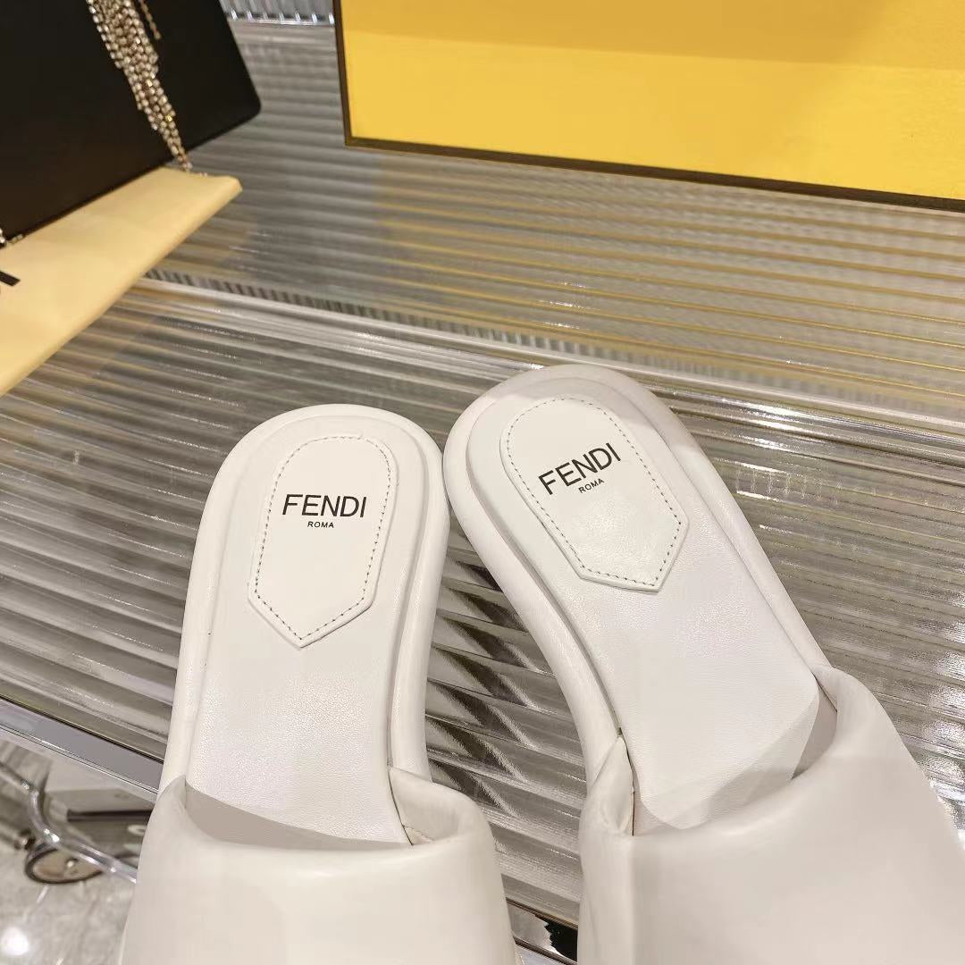 FENDI BAGUETTE SLIDES WOMEN IN WHITE CALFSKIN