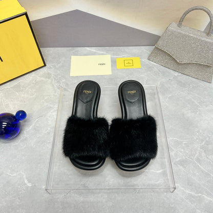 FENDI BAGUETTE MINK MEDIUM-HEELED 45MM IN BLACK FUR AND LAMBSKIN