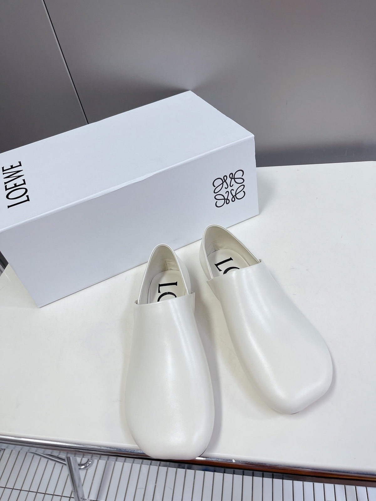 LW TOY SLIPPER WHITE CALFSKIN