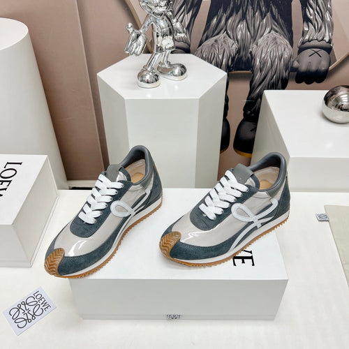 FLOW RUNNER SNEAKER IN SLATE GRAY SUEDE AND PALE GRAY SHEEPSKIN