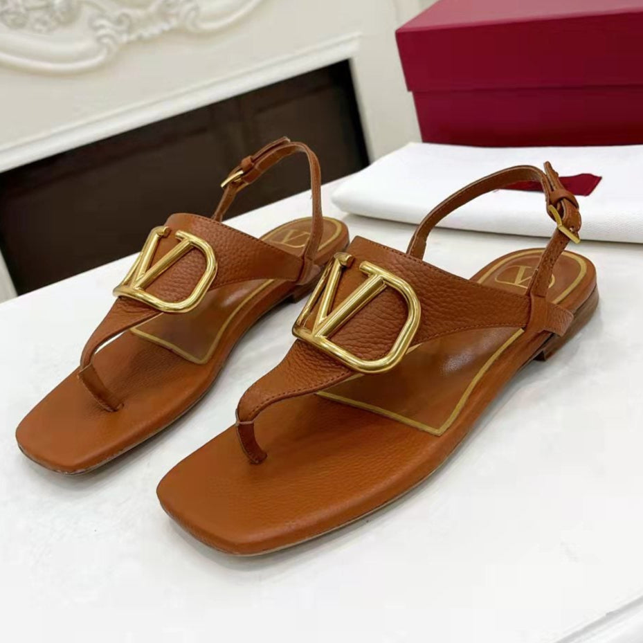 THONG SANDALS IN BRONZE BROWN CALFSKIN WITH GOLD LOGO