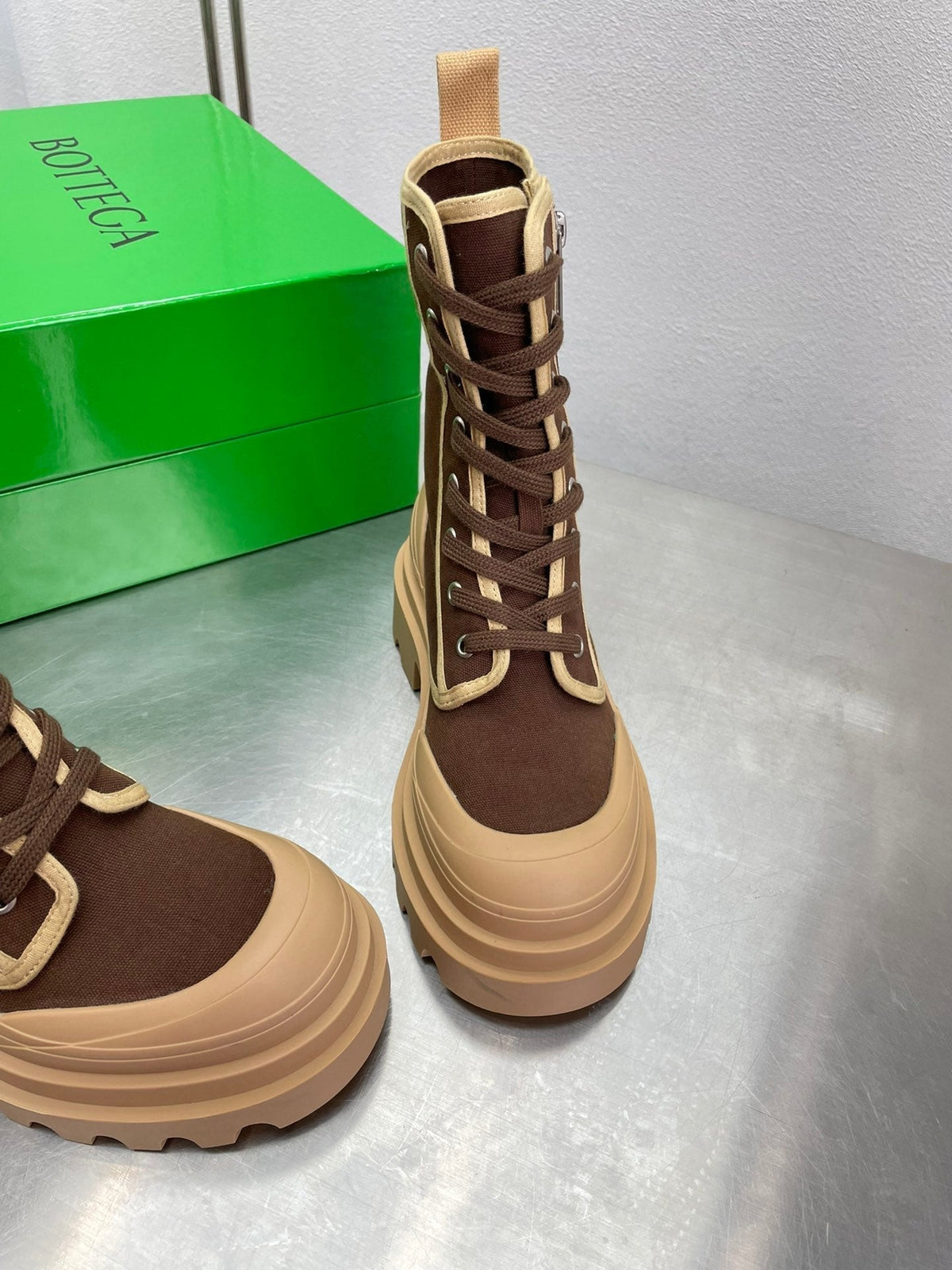 RIBBON BOMBER LACE-UP BOOTS IN RUSSET MIX PEANUT BROWN CANVAS