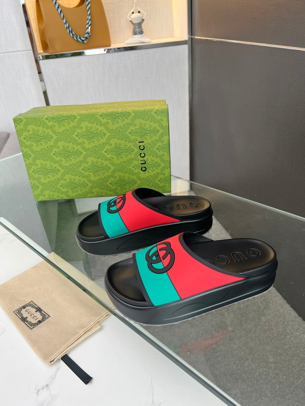INTERLOCKING G SLIDE SANDAL IN BLACK MIX COLORFUL IMPORTED TPU