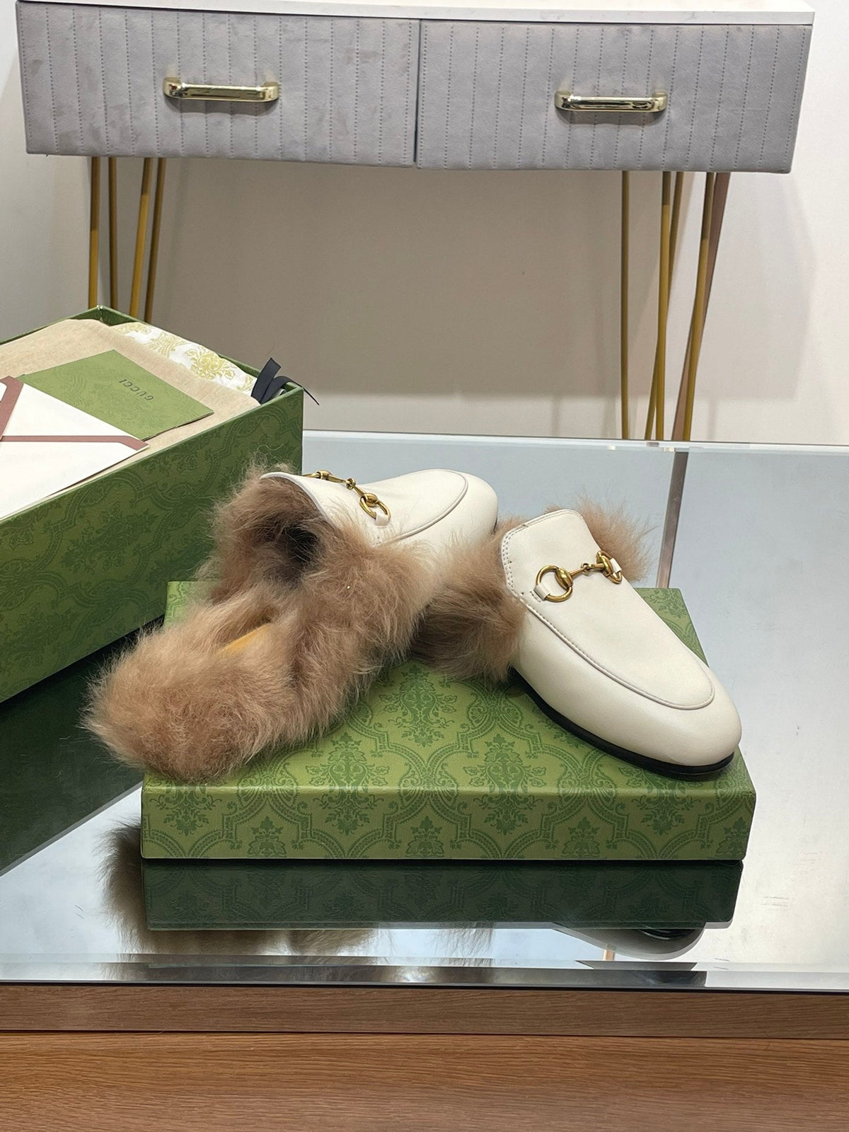 HORSEBIT MULE IN WHITE CALFSKIN AND LAMB WOOL LINING