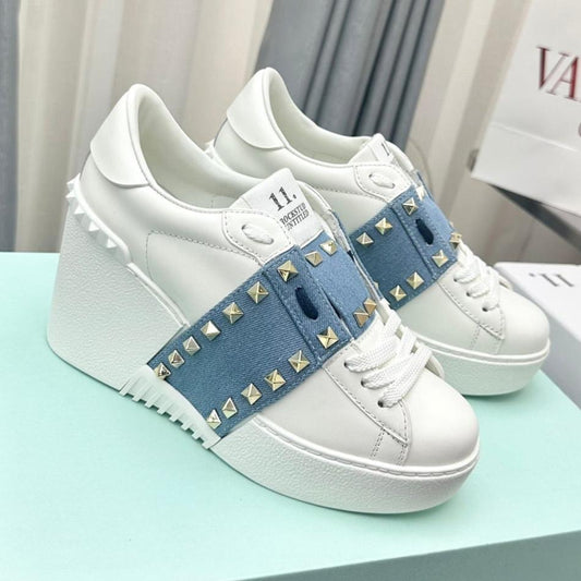 FLATFORM ROCKSTUD UNTITLED SNEAKER IN WHITE CALFSKIN MIX AEGEAN BLUE FABRIC