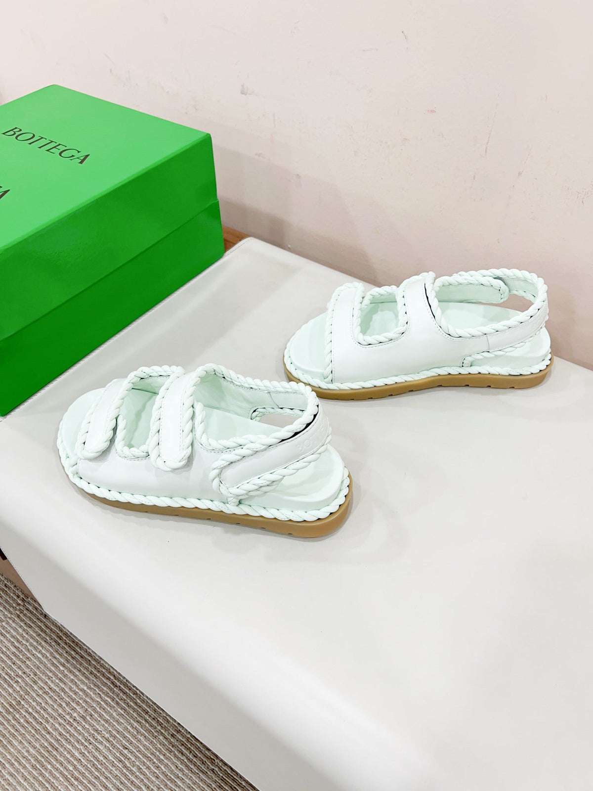 REFINED DAD SANDAL IN WHITE LAMBSKIN